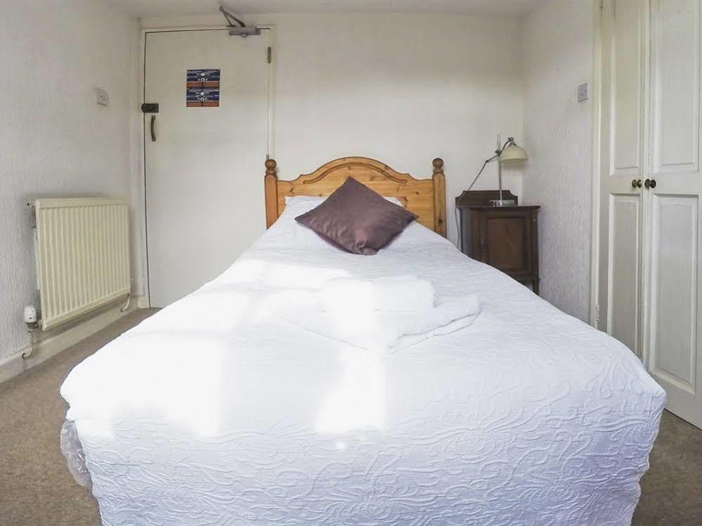 The Old Ship Inn Lowdham Экстерьер фото